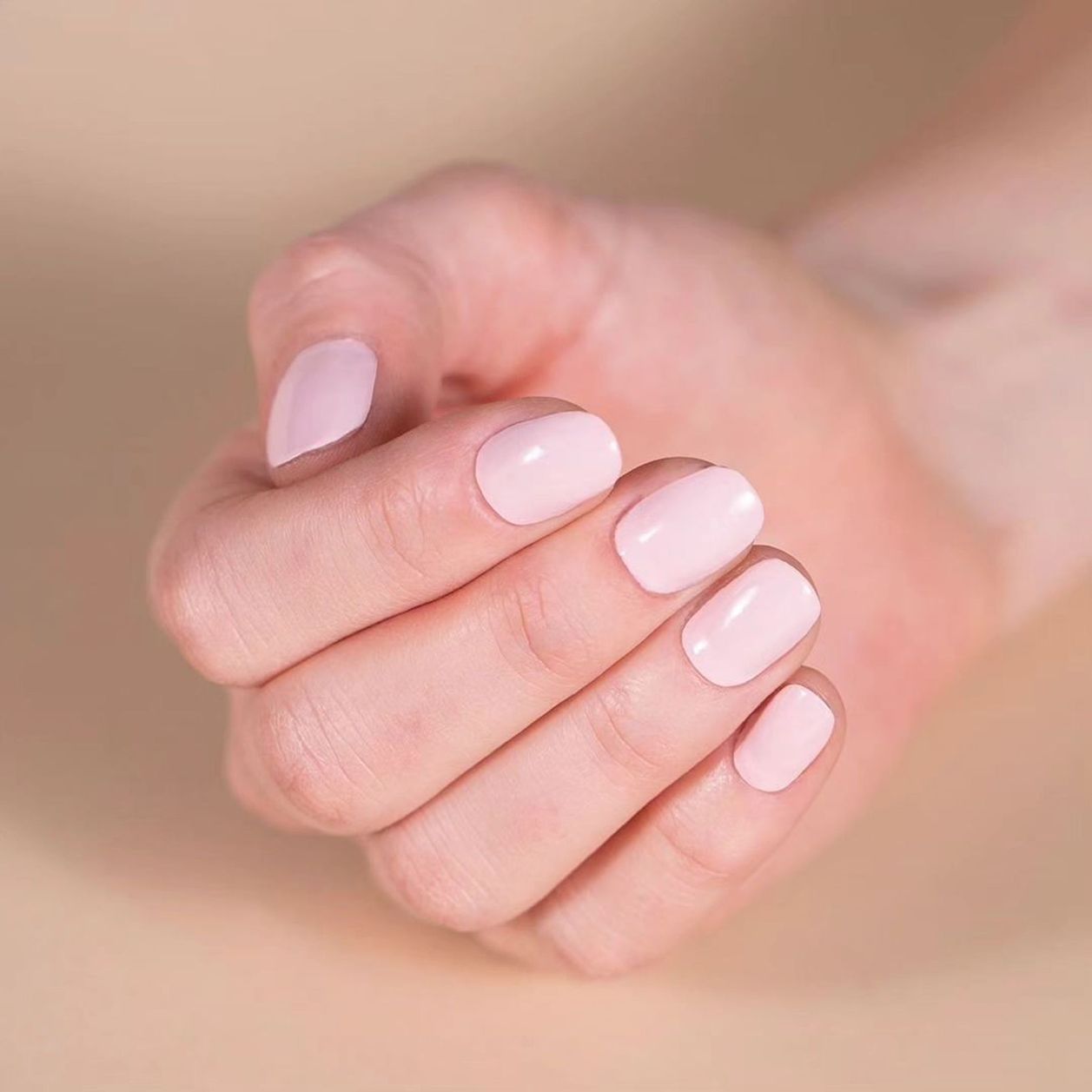 Ongles rose pastel : 5 idées élégantes, douces et délicates qui vous inspireront pour votre prochaine manucure