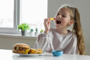 la-reaction-du-batiment-contre-les-aliments-ultra-transformes-destines-aux-enfants