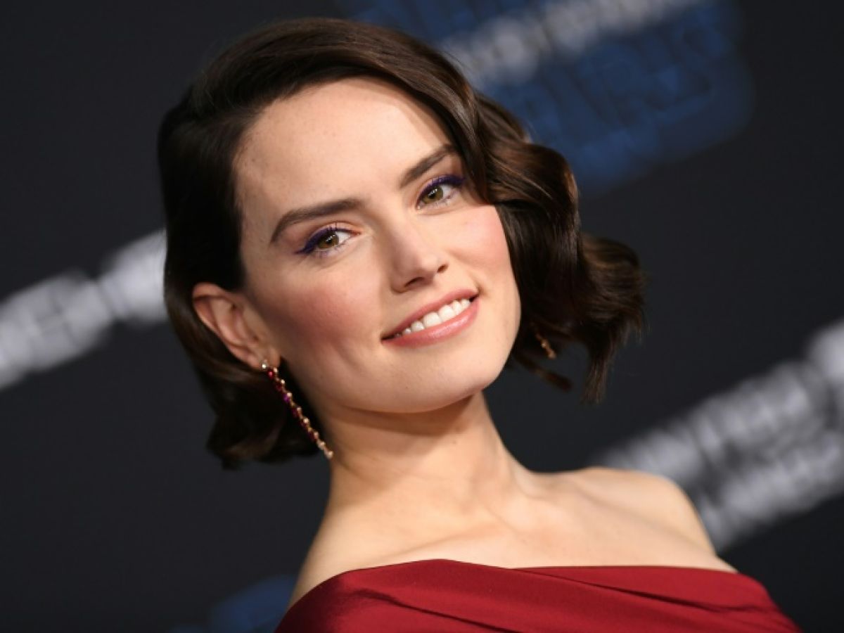 daisy-ridley,-heroine-de-la-derniere-trilogie-star-wars,-souffre-d’une-maladie-de-la-thyroide