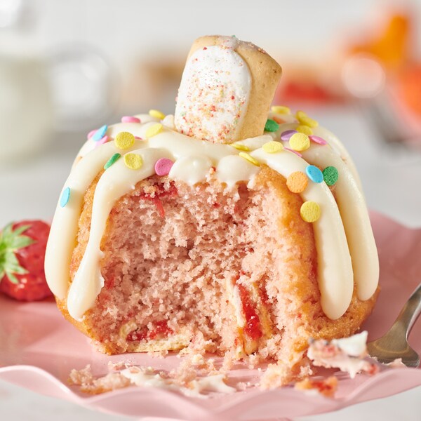 LES BUNDT CAKES® ET LES POP-TARTS® S’ASSOCIENT POUR UNE SAVEUR DE GÂTEAU « FOLLEMENT BON »