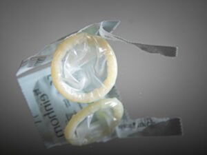 sexual-health:-not-enough-informed,-young-french-people-protect-themselves-less