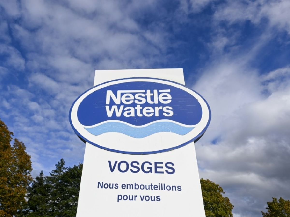 eaux-minerales-alterees:-deux-enquetes-ouvertes-a-paris-visant-nestle-et-sources-alma