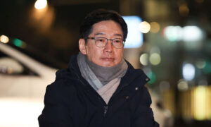 Kim Kyung-soo 'starts hunger strike to demand Yoon's dismissal'