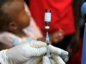 Vaccination of poor countries, the new target of American budget cuts