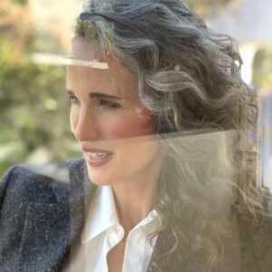 Gray Hair: The 3-Step Trick to Ditch the Color and Restore Your Natural Skin Tone, According to an Expert