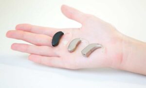 Invisible hearing aids: how much do they cost and what factors influence their price?