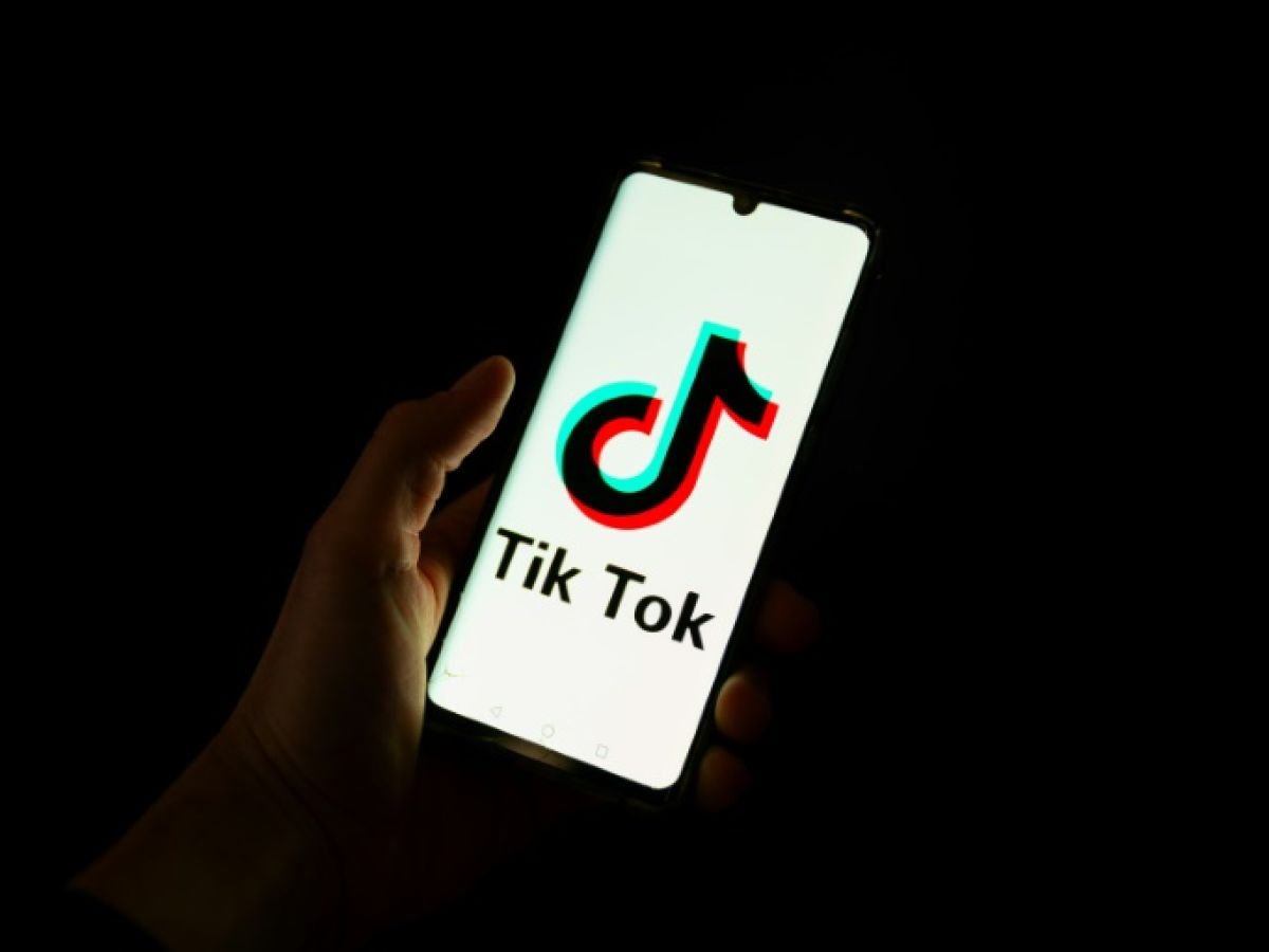 EU: France and Greece on the offensive to keep children away from social networks