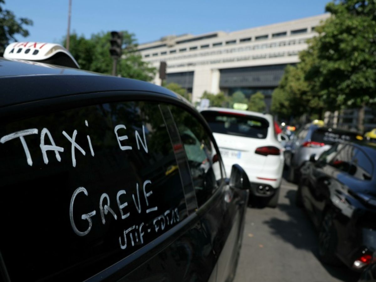 colere-des-taxis:-le-gouvernement-va-etudier-leurs-propositions