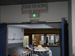 sante-mentale-:-« hausse-massive »-des-hospitalisations-d’adolescentes-et-de-jeunes-femmes