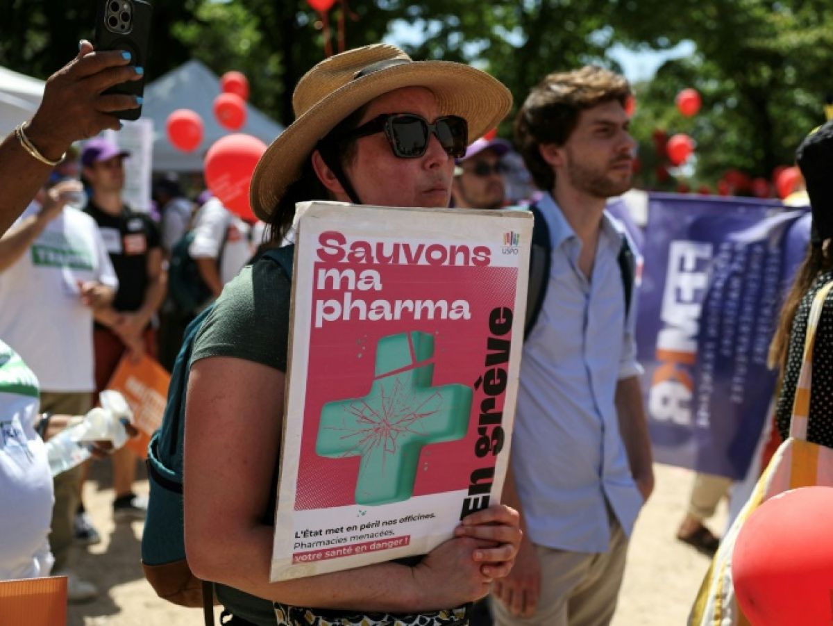 remises-sur-les-generiques-:-les-pharmacies-poursuivent-leur-greve-des-gardes