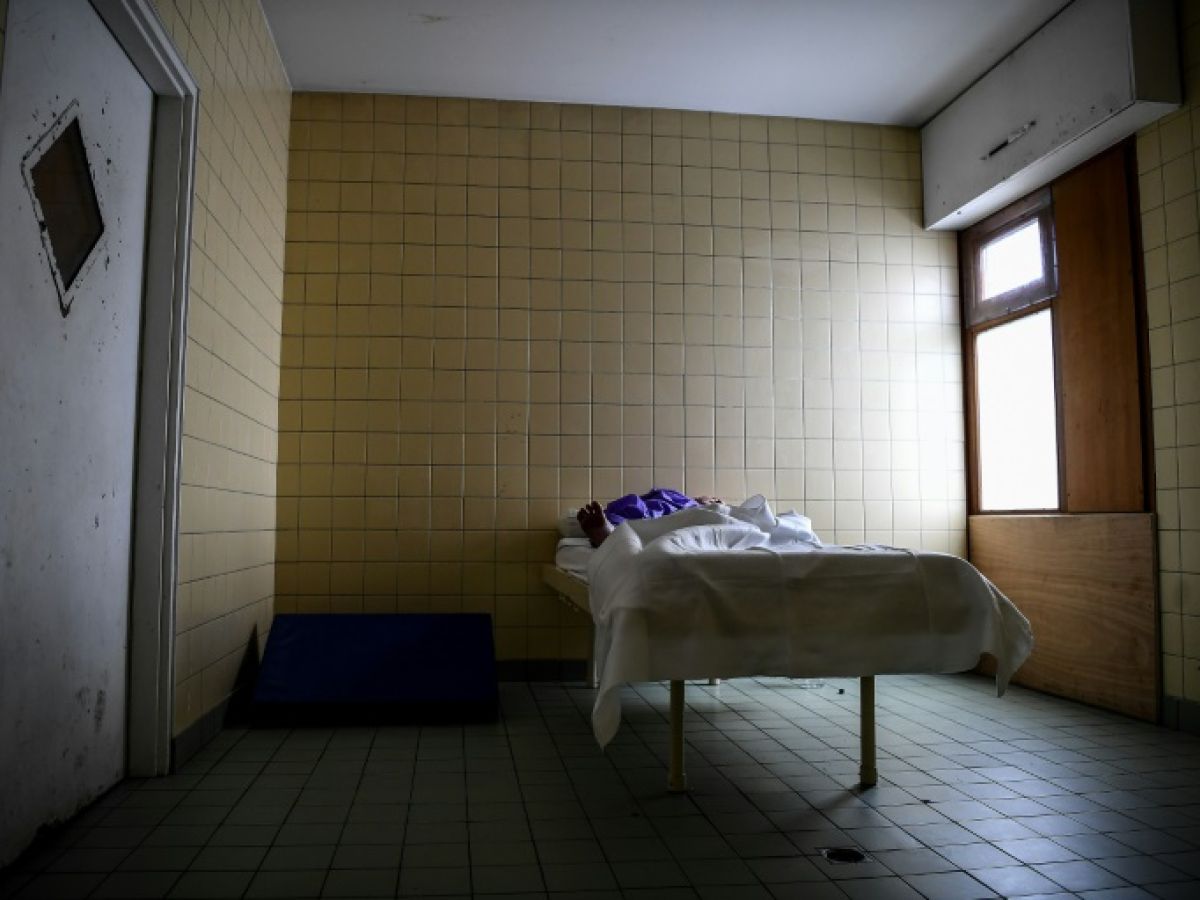 « traumatisant »-et-« humiliant »-:-le-recours-a-la-contention-en-psychiatrie-de-plus-en-plus-questionne