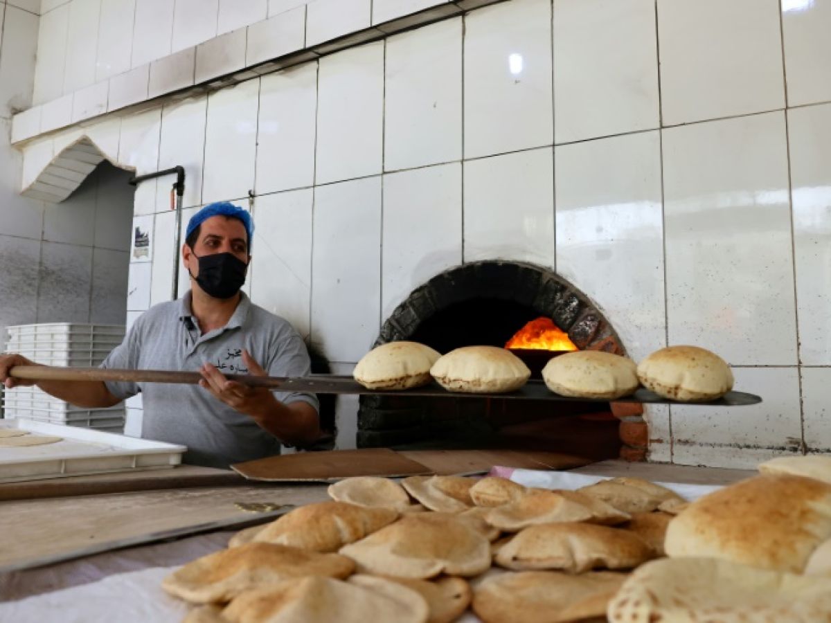 « ici-c’est-l’enfer »:-travailler-devant-un-four-en-plein-ete-saoudien