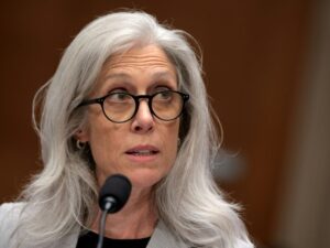 la-directrice-de-la-principale-agence-sanitaire-americaine-limogee-par-trump