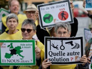 le-suicide-assiste-au-coeur-du-proces-a-paris-de-militants-de-l’aide-a-mourir