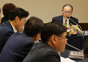 위성락 « 김정은, APEC 참석 가능성 없어…트럼프 방한 기대 »