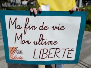 le-proces-de-militants-du-suicide-assiste,-tribune-pour-l’aide-a-mourir