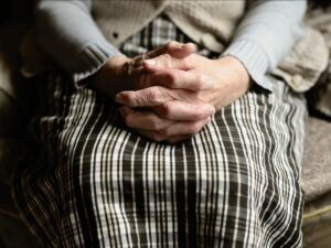 maladie-d’alzheimer-:-« cela-n’aurait-aucun-sens-d’organiser-un-depistage-national »