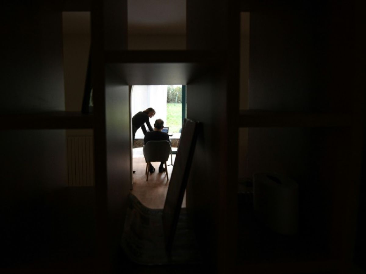 Alzheimer's research: some advances and many debates