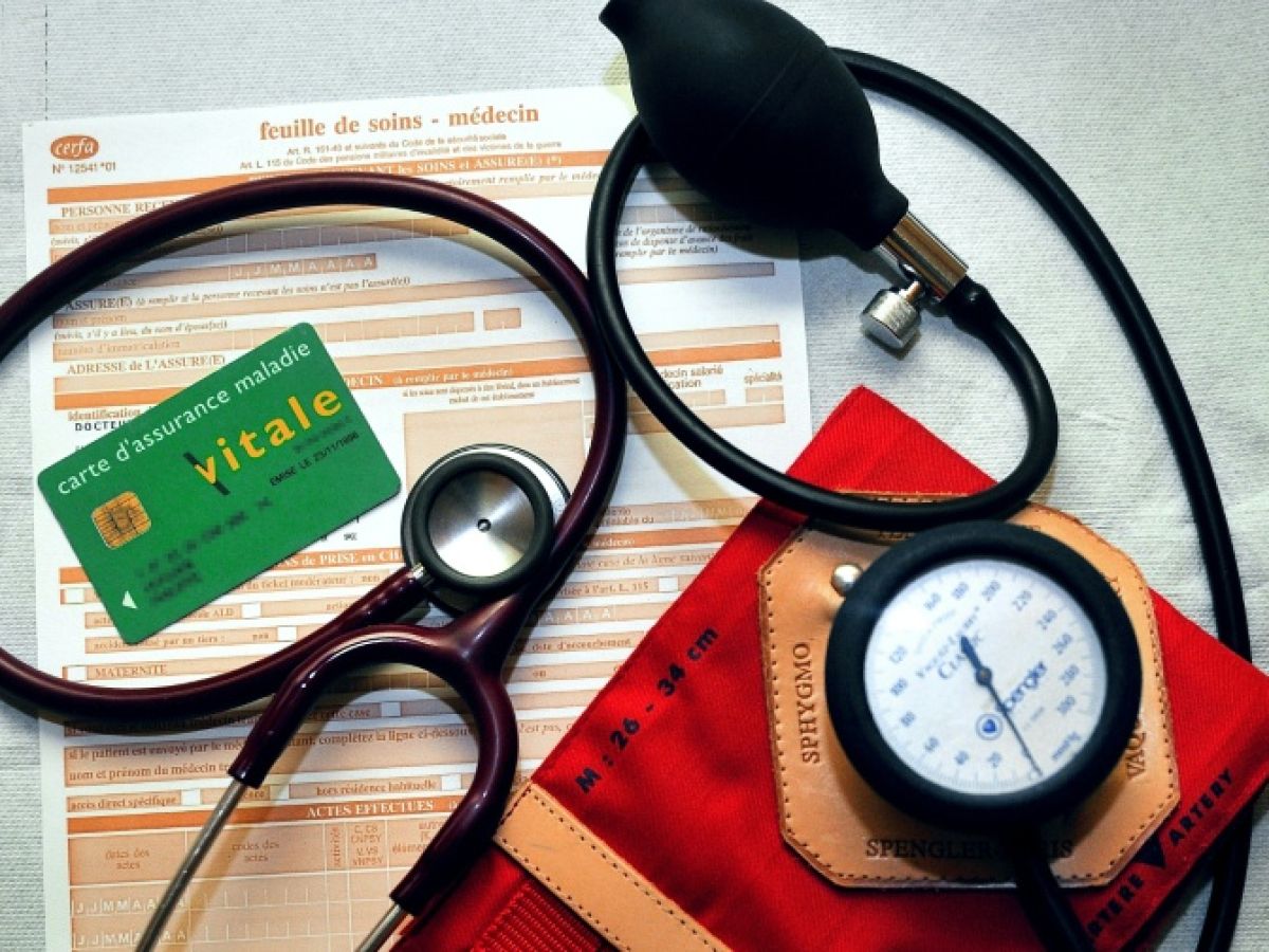 to reduce medical fee overruns, a report recommends capping them