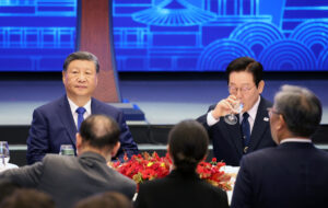 100분 간의 한·중 정상회담… 위성락 “국익·실용 기반으로 한·중관계 전면 복원”