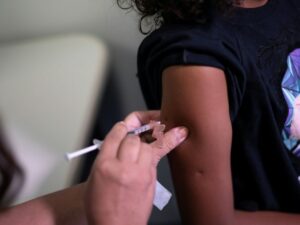 dengue:-le-premier-vaccin-mondial-a-dose-unique-approuve-au-bresil