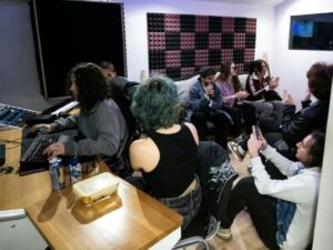 Art therapy as an alternative to the "industrial psychiatric machine"