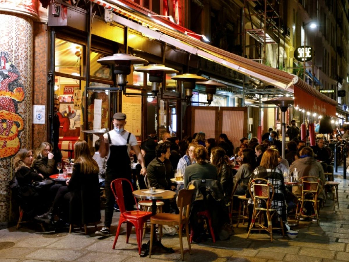 The noise is disrupting the sleep of thousands of people from the Île-de-France region.