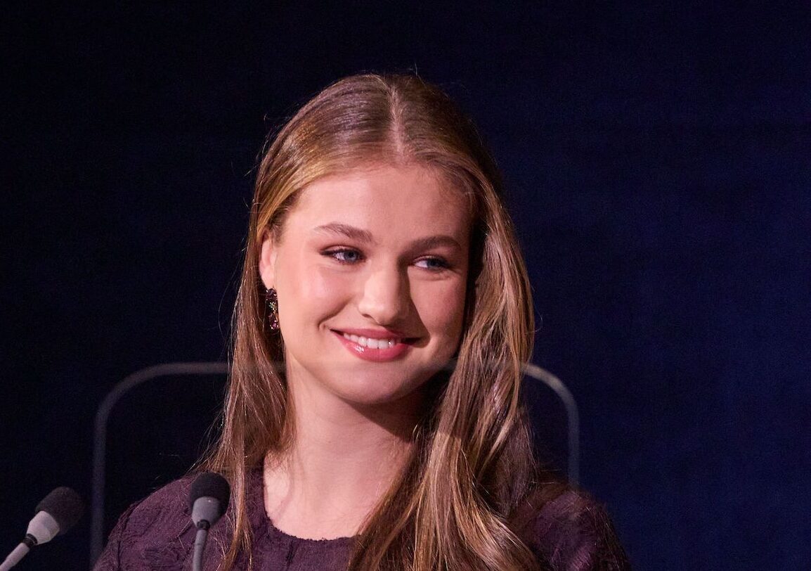 Princess Leonor studies Political Sciences in Carlos III: she passes by the public that marks her paper in the Corona