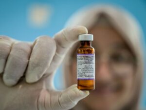 In Indonesia, a measles outbreak… and disinformation
