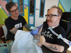 Bruyère hospital patients get house calls — from a tattoo artist