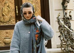 Kisah Pevoli Cantik Sabina Altynbekova, Temukan Kedamaian of Balik Megahnya Masjid