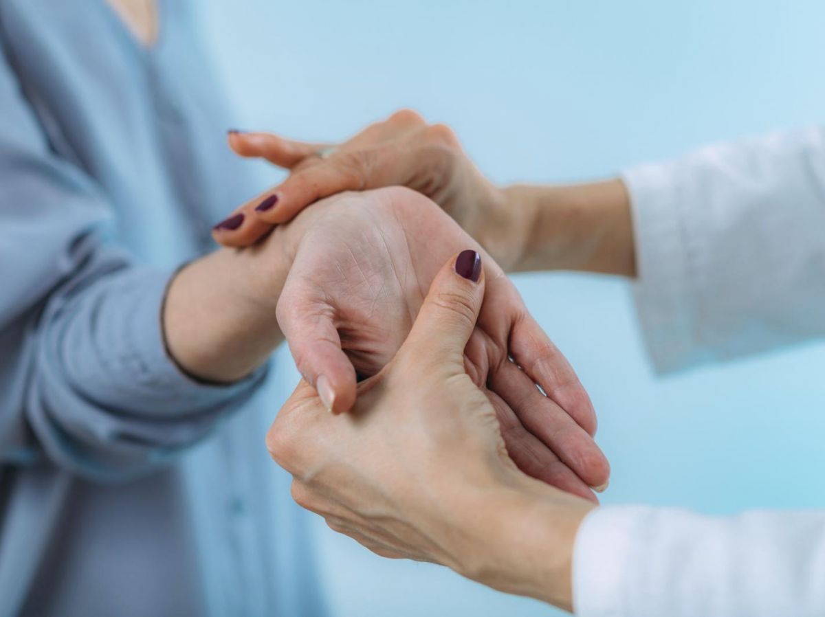 Carpal tunnel syndrome: a work-related ailment, still too rarely reported