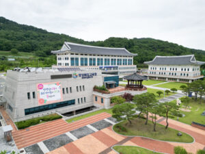 경북교육청 계약 컨설팅 만족 92.4%, &lsquo;업무 도움&rsquo; 93.2%